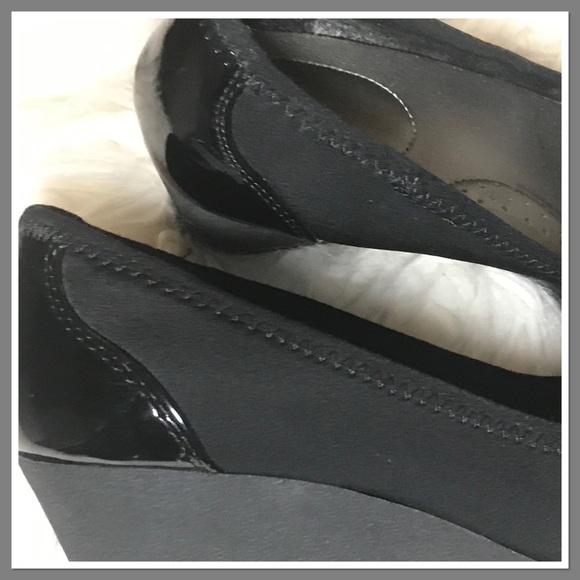 Black Wedge patent-leather, poly shoes. - Picture 2 of 6